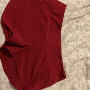 Red lulu shorts 2.5 inch